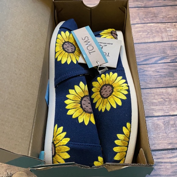 Painted sunflower toms size 8 - Picture 1 of 6